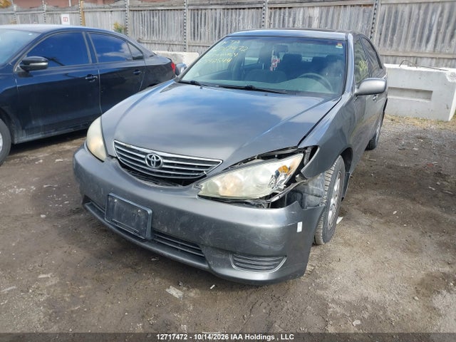 12717472 :رقم المزاد ، 4T1BF32K15U592544 vin ، 2005 Toyota Camry مزاد بيع