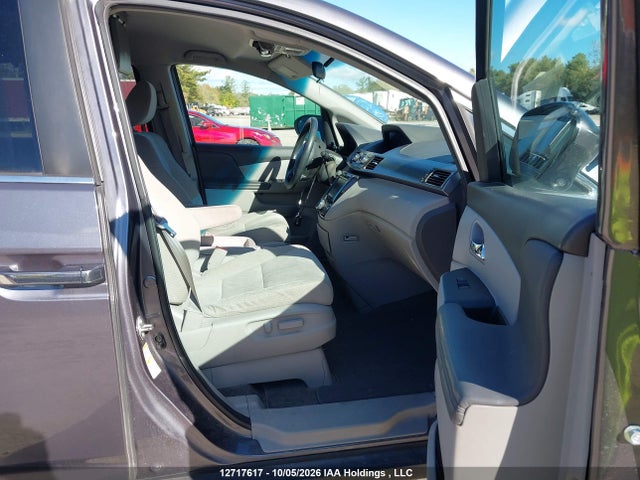 Honda Odyssey 2016 5FNRL5H44GB500421 Image 5