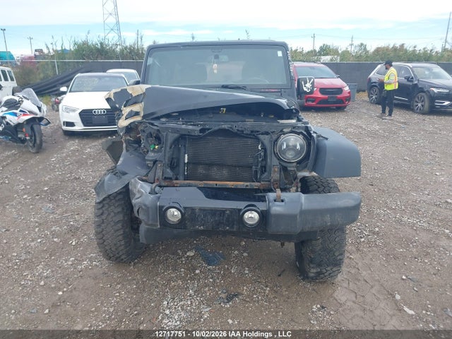 12717751 :رقم المزاد ، 1C4BJWDG1JL846170 vin ، 2018 Jeep Wrangler Unlimited Sport مزاد بيع