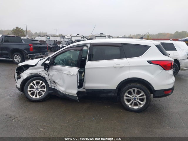2019 Ford Escape Se მანქანა იყიდება აუქციონზე, vin: 1FMCU9GD6KUC16649, აუქციონის ნომერი: 12717772