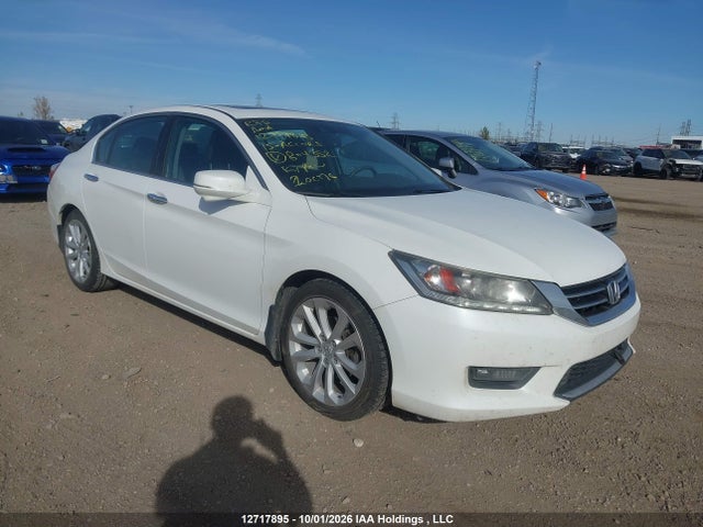 2015 Honda Accord Touring მანქანა იყიდება აუქციონზე, vin: 1HGCR2F95FA804352, აუქციონის ნომერი: 12717895