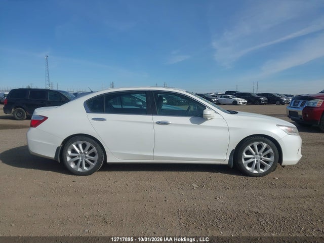 2015 Honda Accord Touring მანქანა იყიდება აუქციონზე, vin: 1HGCR2F95FA804352, აუქციონის ნომერი: 12717895