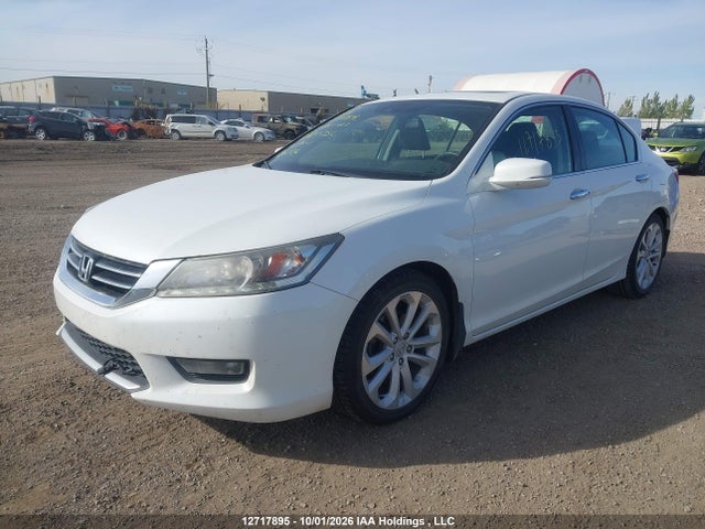 2015 Honda Accord Touring მანქანა იყიდება აუქციონზე, vin: 1HGCR2F95FA804352, აუქციონის ნომერი: 12717895