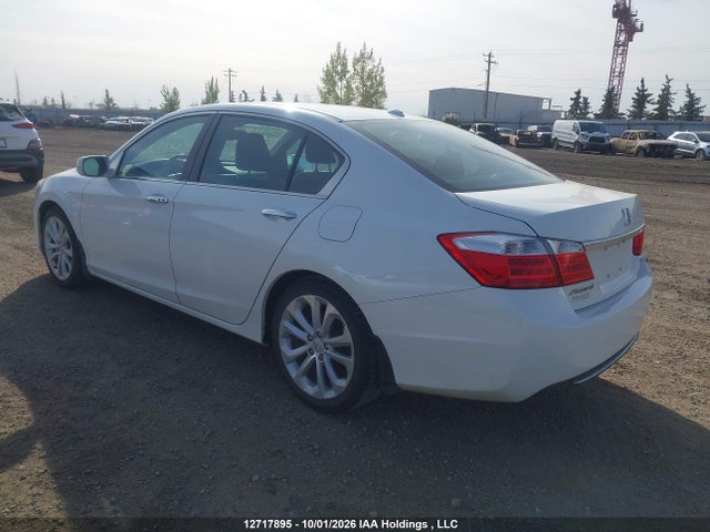 2015 Honda Accord Touring მანქანა იყიდება აუქციონზე, vin: 1HGCR2F95FA804352, აუქციონის ნომერი: 12717895
