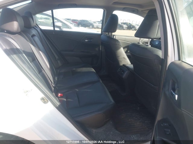 2015 Honda Accord Touring მანქანა იყიდება აუქციონზე, vin: 1HGCR2F95FA804352, აუქციონის ნომერი: 12717895