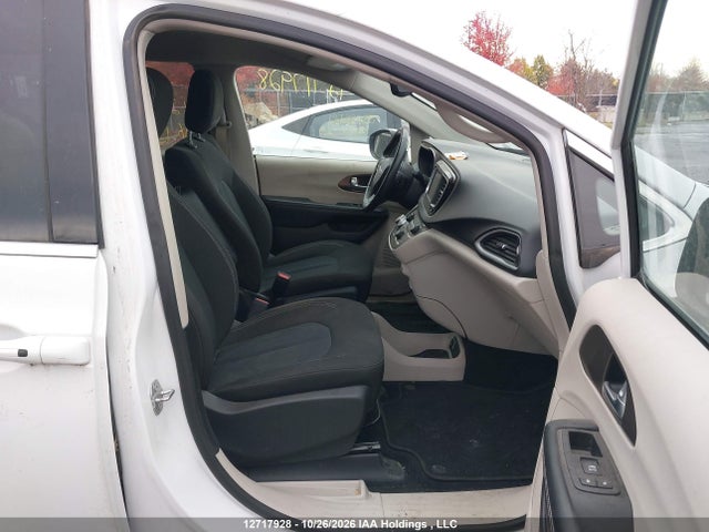 Chrysler Grand Caravan Sxt 2022 2C4RC1ZGXNR131163 Image 5