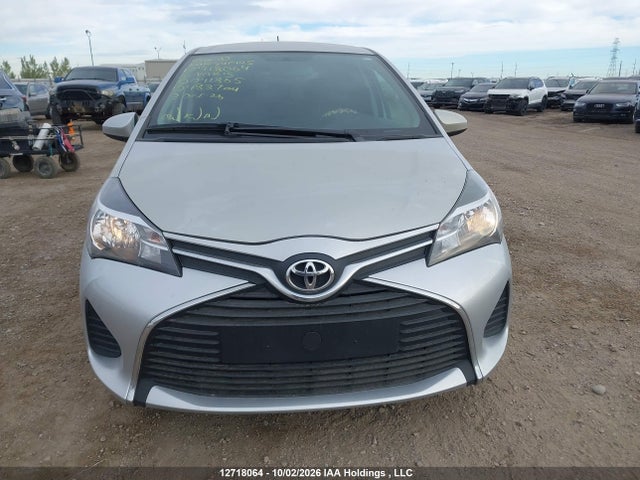 2015 Toyota Yaris Le მანქანა იყიდება აუქციონზე, vin: VNKKTUD32FA041865, აუქციონის ნომერი: 12718064