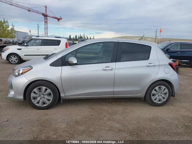 2015 Toyota Yaris Le მანქანა იყიდება აუქციონზე, vin: VNKKTUD32FA041865, აუქციონის ნომერი: 12718064