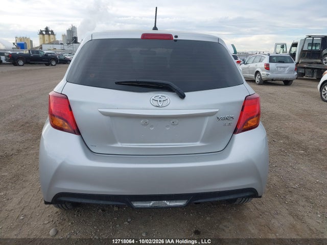 2015 Toyota Yaris Le მანქანა იყიდება აუქციონზე, vin: VNKKTUD32FA041865, აუქციონის ნომერი: 12718064