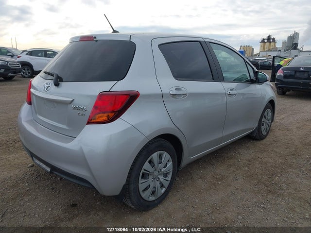 2015 Toyota Yaris Le მანქანა იყიდება აუქციონზე, vin: VNKKTUD32FA041865, აუქციონის ნომერი: 12718064