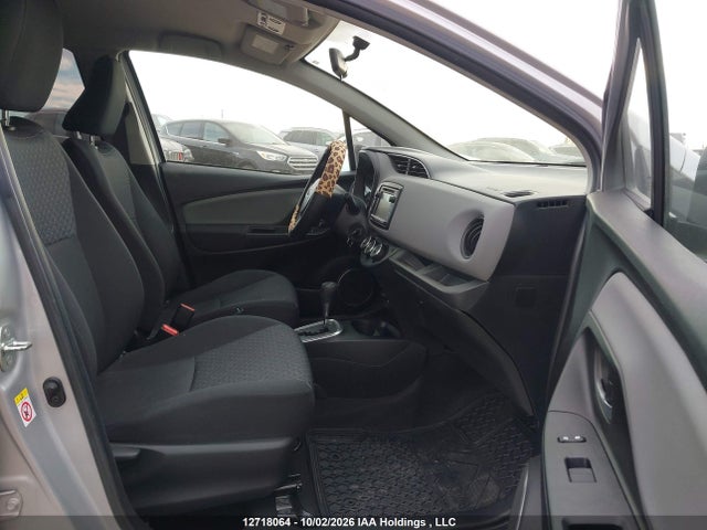 2015 Toyota Yaris Le მანქანა იყიდება აუქციონზე, vin: VNKKTUD32FA041865, აუქციონის ნომერი: 12718064