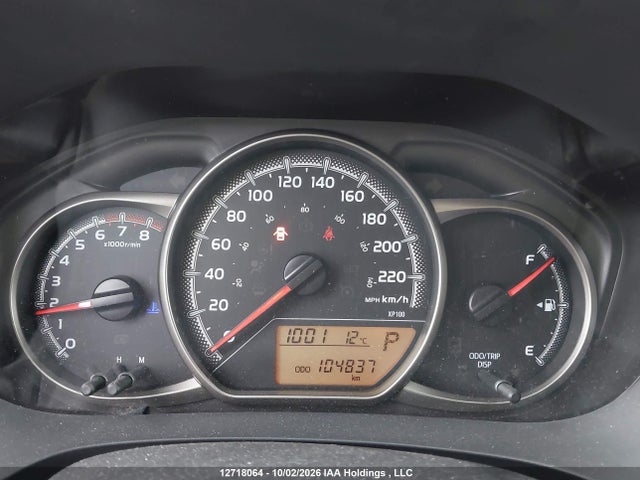 2015 Toyota Yaris Le მანქანა იყიდება აუქციონზე, vin: VNKKTUD32FA041865, აუქციონის ნომერი: 12718064