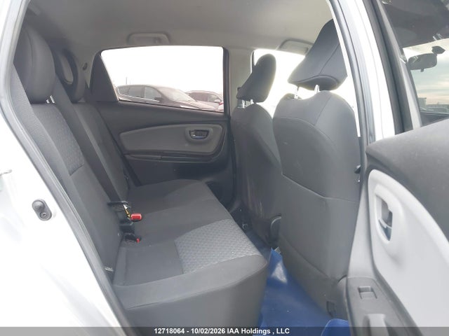 2015 Toyota Yaris Le მანქანა იყიდება აუქციონზე, vin: VNKKTUD32FA041865, აუქციონის ნომერი: 12718064