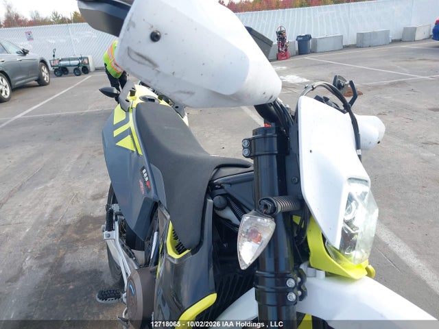 Husqvarna Norden 901 2024 VBKUSV400RM765247 Image 16