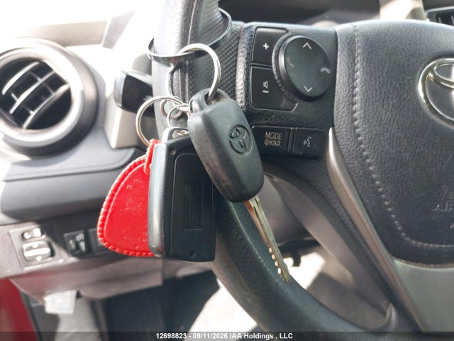 12698823 :رقم المزاد ، 2T3BFREV8JW842324 vin ، 2018 Toyota Rav4 Le مزاد بيع