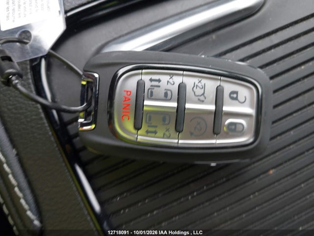 Chrysler Pacifica Limited 2026 2C4RC1GG3TR206205 Image 11