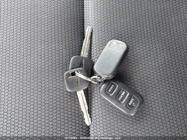 12718093 :رقم المزاد ، 5Y2SL63815Z414721 vin ، 2005 Pontiac Vibe مزاد بيع