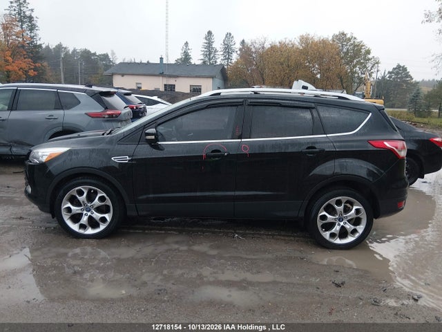 2013 Ford Escape მანქანა იყიდება აუქციონზე, vin: 1FMCU9J98DUA15228, აუქციონის ნომერი: 12718154