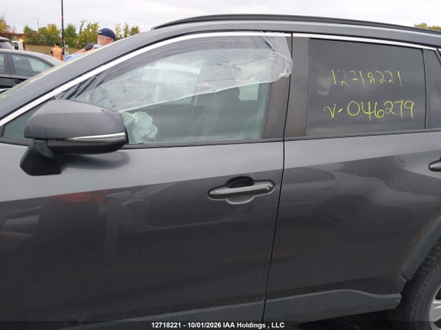 12718221 :رقم المزاد ، 2T3B1RFV4KC046279 vin ، 2019 Toyota Rav4 Le مزاد بيع