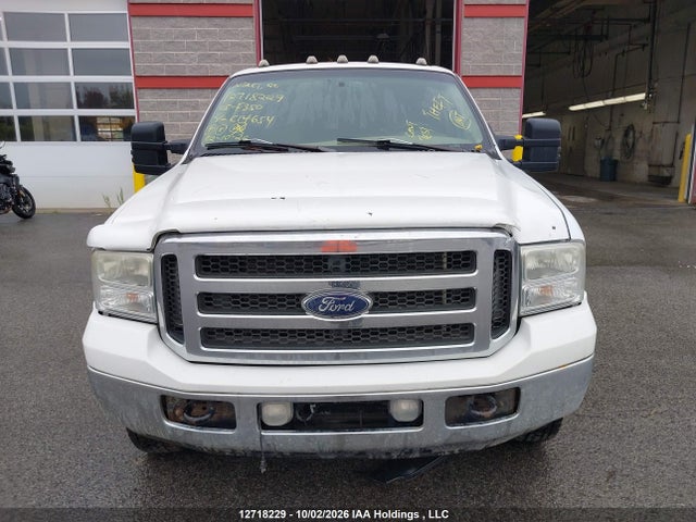 12718229 :رقم المزاد ، 1FTWW33P15EC14654 vin ، 2005 Ford F-350 Lariat/xl/xlt مزاد بيع