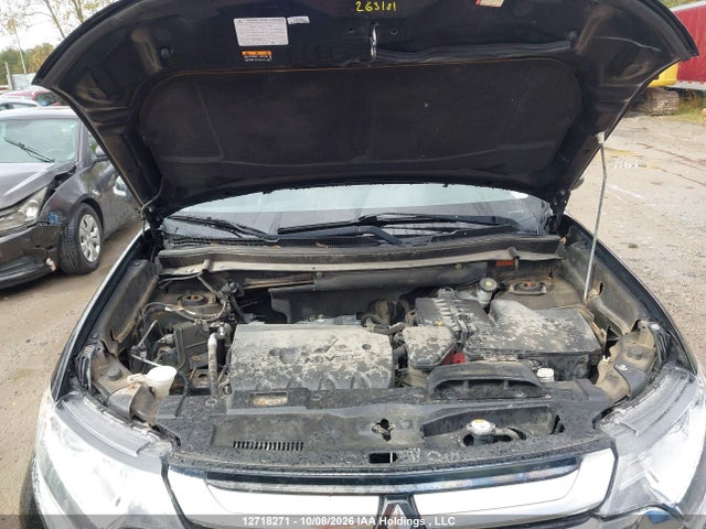 Mitsubishi Outlander Es 2018 JA4AZ2A31JZ604064 Image 9