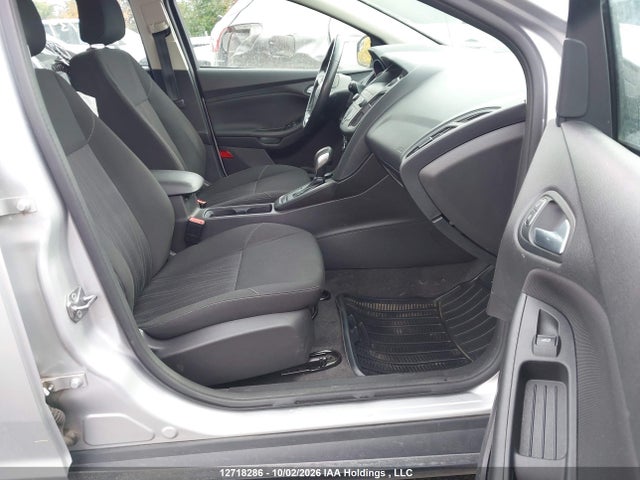 Ford FOCUS SE 2018 1FADP3K21JL317739 Image 5