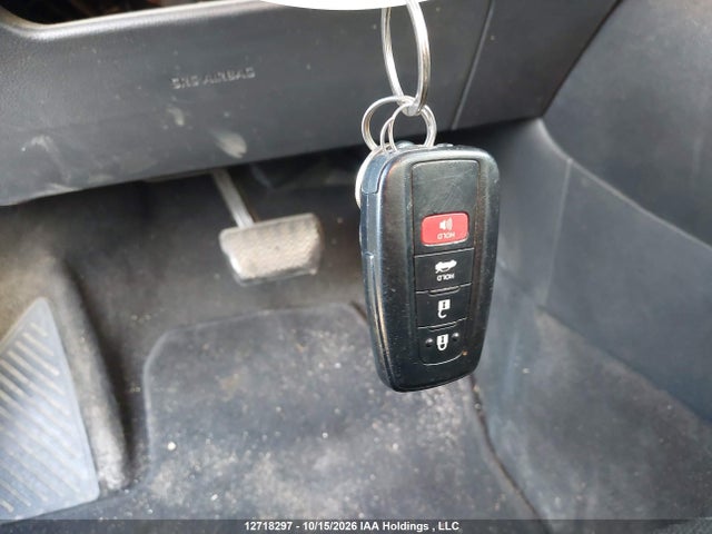 5YFBPRBE3LP108494 Toyota COROLLA LE