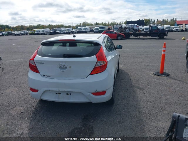 12715705 :رقم المزاد ، KMHCT5AE3HU333689 vin ، 2017 Hyundai Accent Gl مزاد بيع