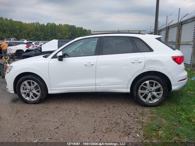 WA1AUCF32S1073633 Audi Q3 Premium 40