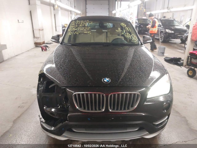 12718542 :رقم المزاد ، WBAVL1C53FVY28238 vin ، 2015 Bmw X1 Xdrive28i مزاد بيع