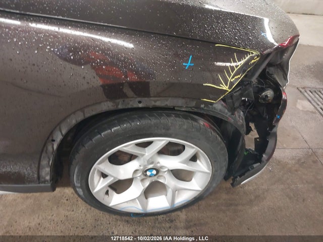 12718542 :رقم المزاد ، WBAVL1C53FVY28238 vin ، 2015 Bmw X1 Xdrive28i مزاد بيع