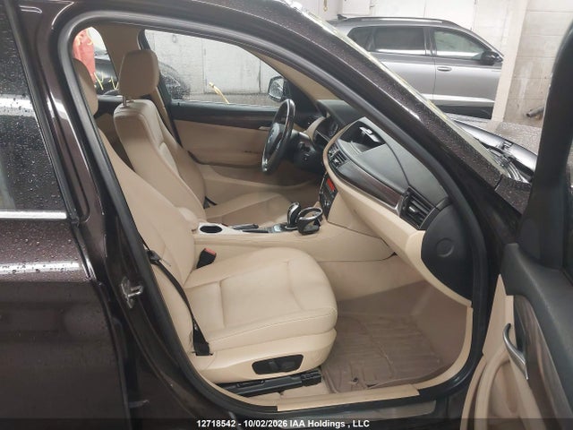 12718542 :رقم المزاد ، WBAVL1C53FVY28238 vin ، 2015 Bmw X1 Xdrive28i مزاد بيع
