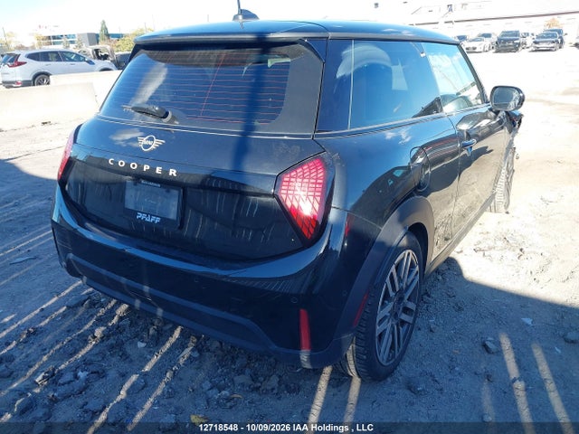 Mini Cooper 2025 WMW13GD06S2W67612 Image 4