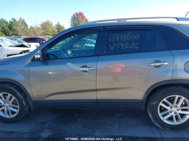 Продаж на аукціоні авто 2015 Kia Sorento Lx V6, vin: 5XYKT4A78FG598084, номер лоту: 12718600