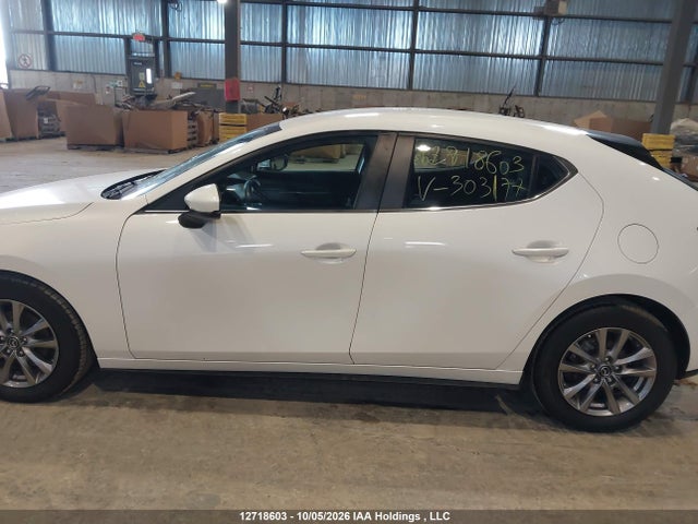 12718603 :رقم المزاد ، JM1BPALL7M1303177 vin ، 2021 Mazda 3 Preferred مزاد بيع