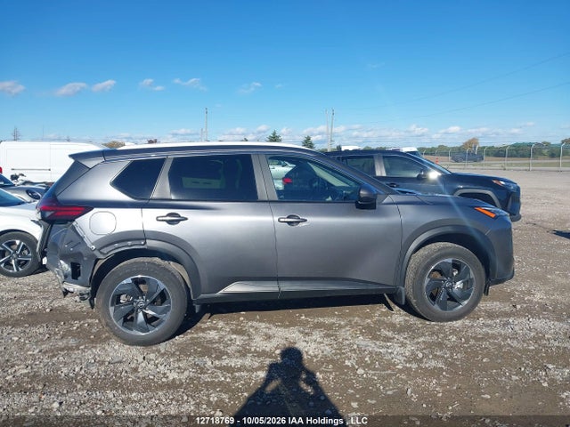 JN8BT3BB7TW092665 Nissan ROGUE SV