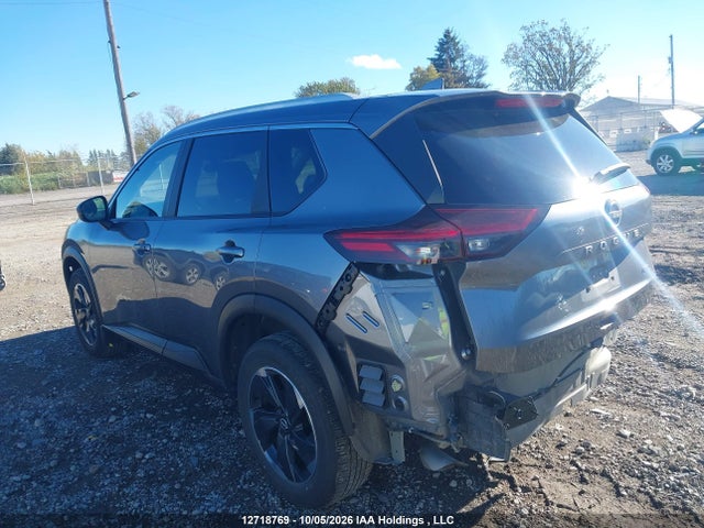 JN8BT3BB7TW092665 Nissan ROGUE SV