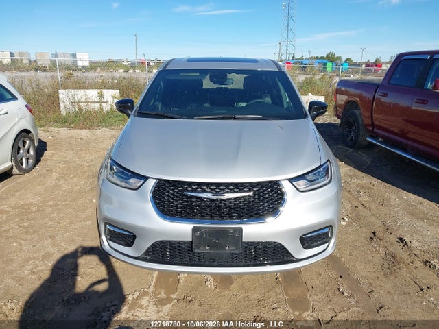 Chrysler Pacifica Limited 2026 2C4RC1GG4TR264047 Image 13