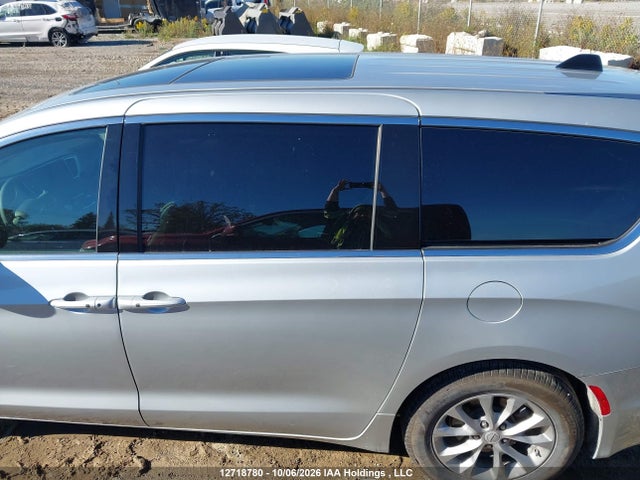 Chrysler Pacifica Limited 2026 2C4RC1GG4TR264047 Image 21
