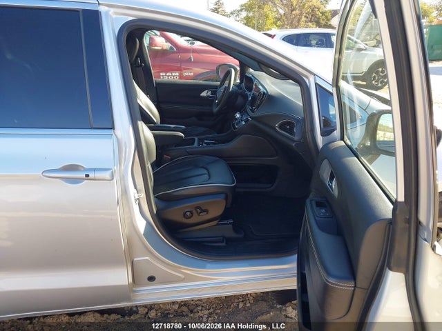 Chrysler Pacifica Limited 2026 2C4RC1GG4TR264047 Image 5