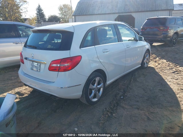 2013 Mercedes-benz B250 მანქანა იყიდება აუქციონზე, vin: WDDMH4EB0DJ152345, აუქციონის ნომერი: 12718812
