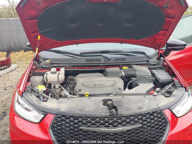 Chrysler Pacifica Limited 2026 2C4RC1GG0TR232129 Image 10