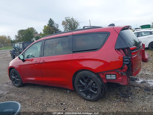 Chrysler Pacifica Limited 2026 2C4RC1GG0TR232129 Image 15