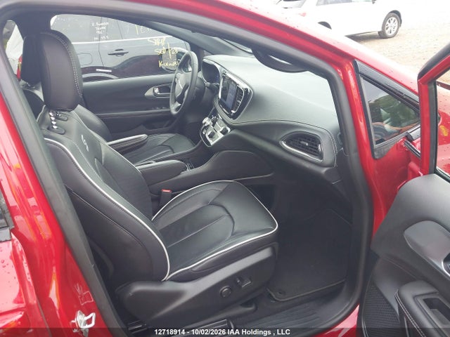 Chrysler Pacifica Limited 2026 2C4RC1GG0TR232129 Image 5
