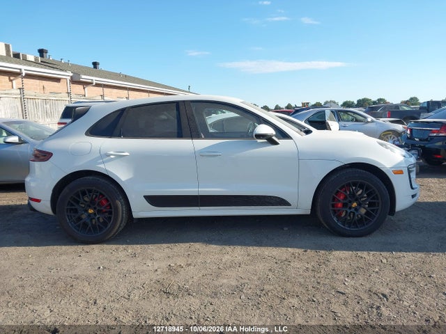 12718945 :رقم المزاد ، WP1AG2A51HLB54876 vin ، 2017 Porsche Macan Gts مزاد بيع