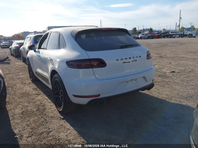 12718945 :رقم المزاد ، WP1AG2A51HLB54876 vin ، 2017 Porsche Macan Gts مزاد بيع