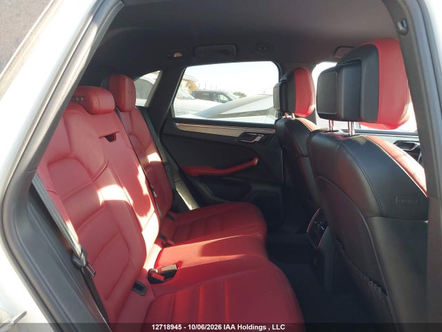12718945 :رقم المزاد ، WP1AG2A51HLB54876 vin ، 2017 Porsche Macan Gts مزاد بيع