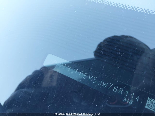 2T3JFREV5JW768114 Toyota RAV4 SE