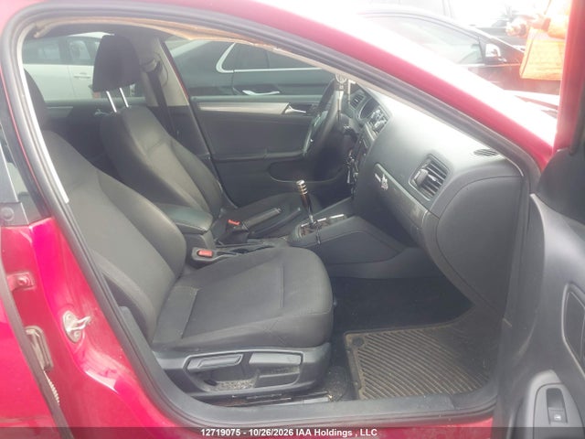 2015 Volkswagen Jetta 2.0l Trendline/2.0l Trendline+ მანქანა იყიდება აუქციონზე, vin: 3VW1K7AJ1FM324446, აუქციონის ნომერი: 12719075