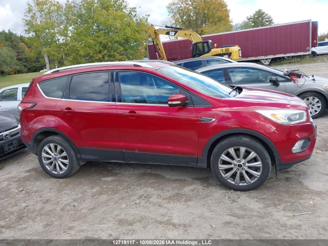 12719117 :رقم المزاد ، 1FMCU9J99HUE50572 vin ، 2017 Ford Escape Titanium مزاد بيع